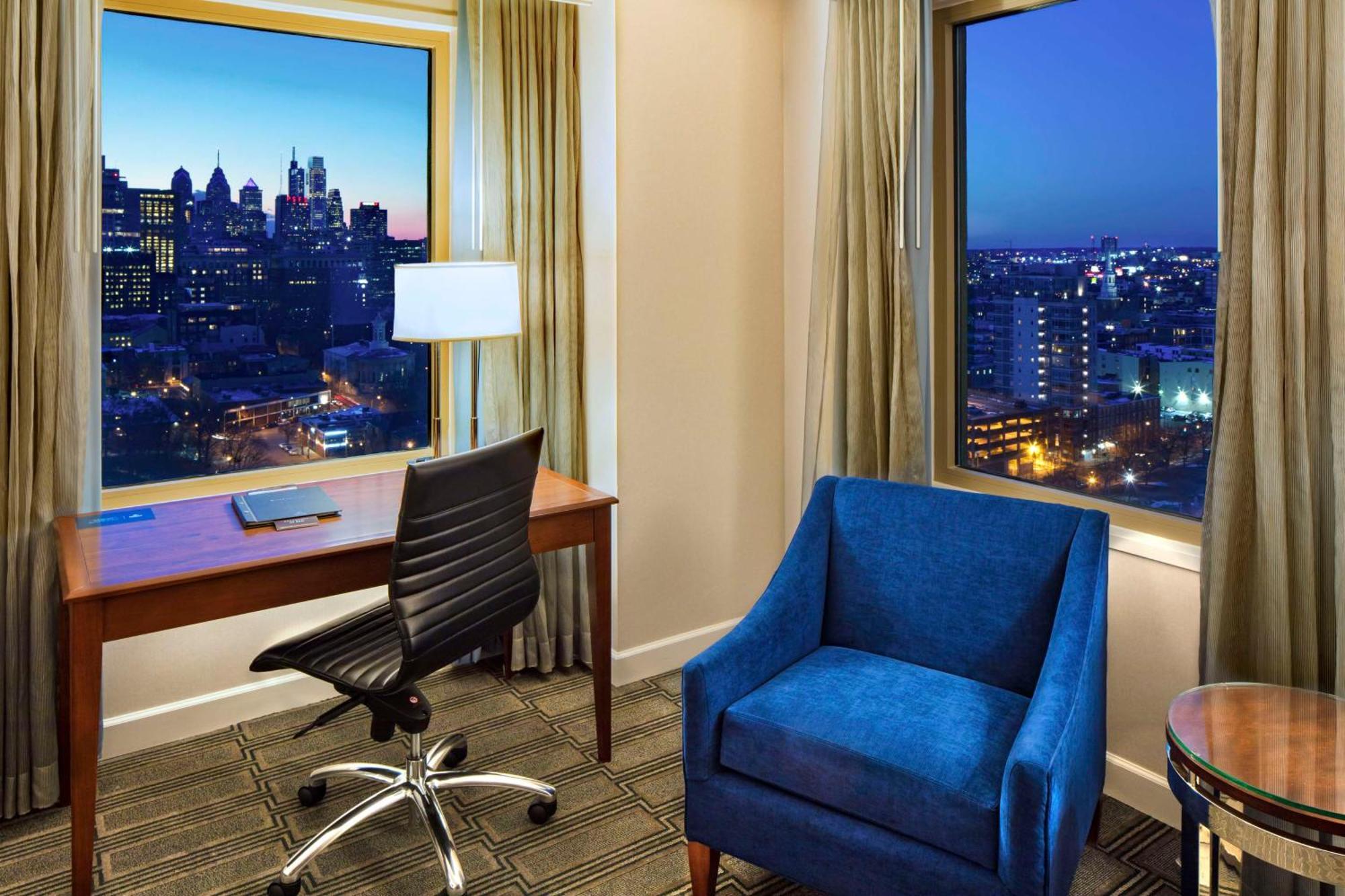 Отель Hilton Philadelphia At Penn'S Landing Экстерьер фото