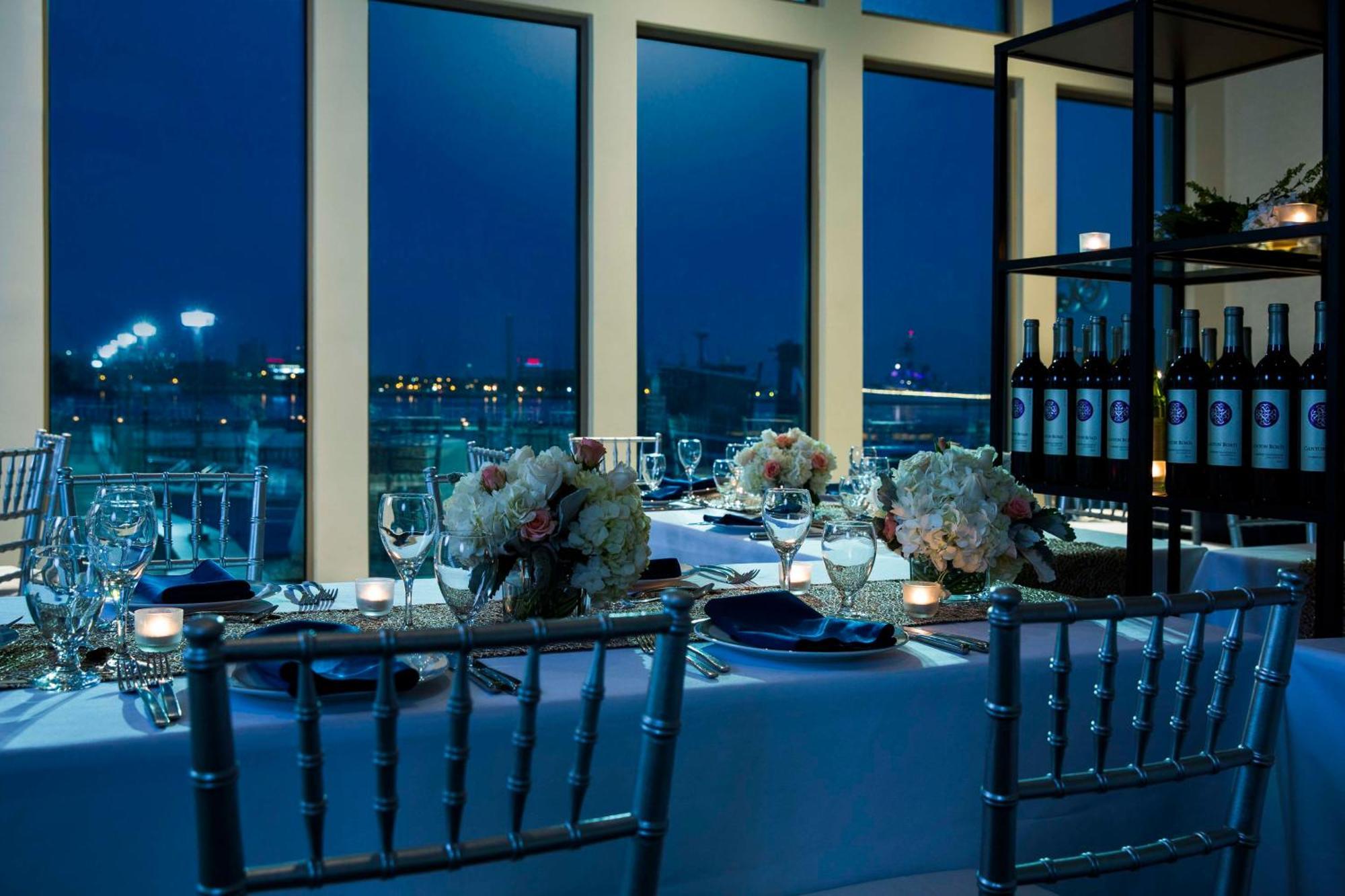Отель Hilton Philadelphia At Penn'S Landing Экстерьер фото