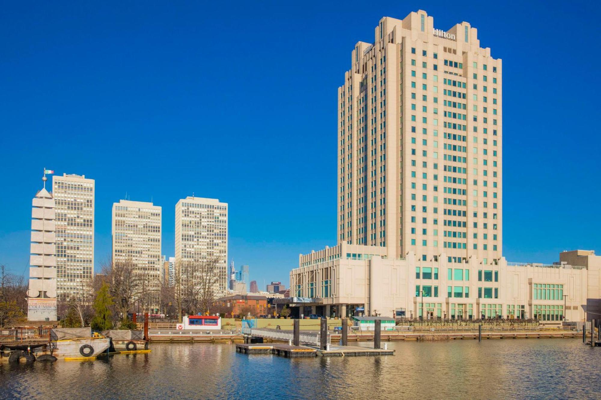 Отель Hilton Philadelphia At Penn'S Landing Экстерьер фото