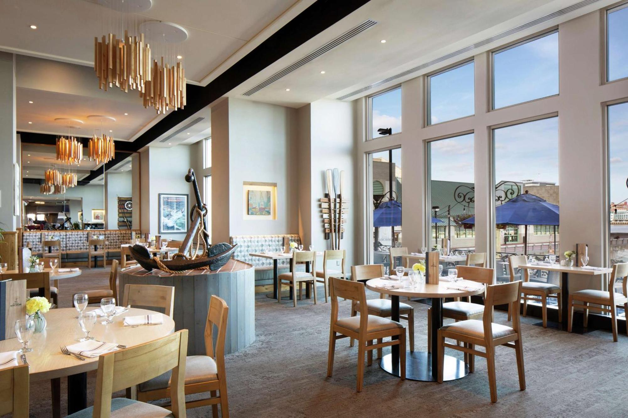 Отель Hilton Philadelphia At Penn'S Landing Экстерьер фото