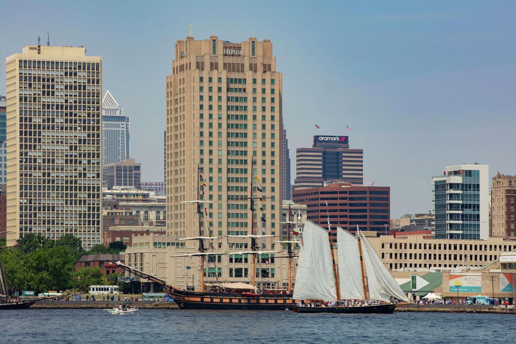 Отель Hilton Philadelphia At Penn'S Landing Экстерьер фото