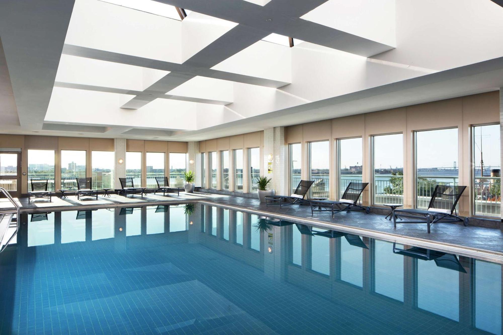Отель Hilton Philadelphia At Penn'S Landing Экстерьер фото