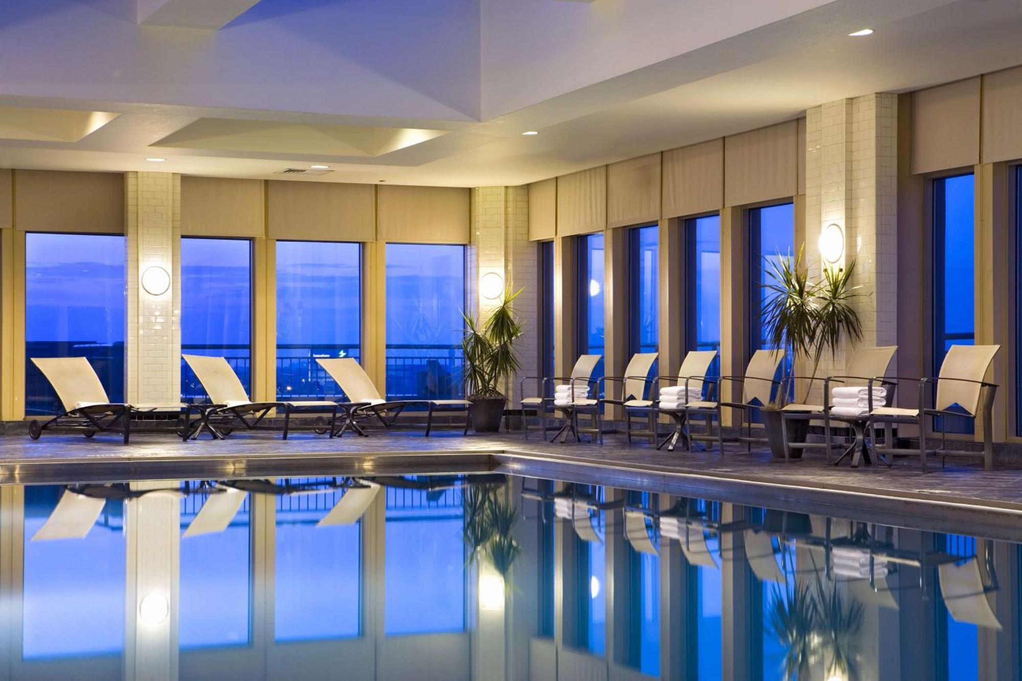 Отель Hilton Philadelphia At Penn'S Landing Экстерьер фото