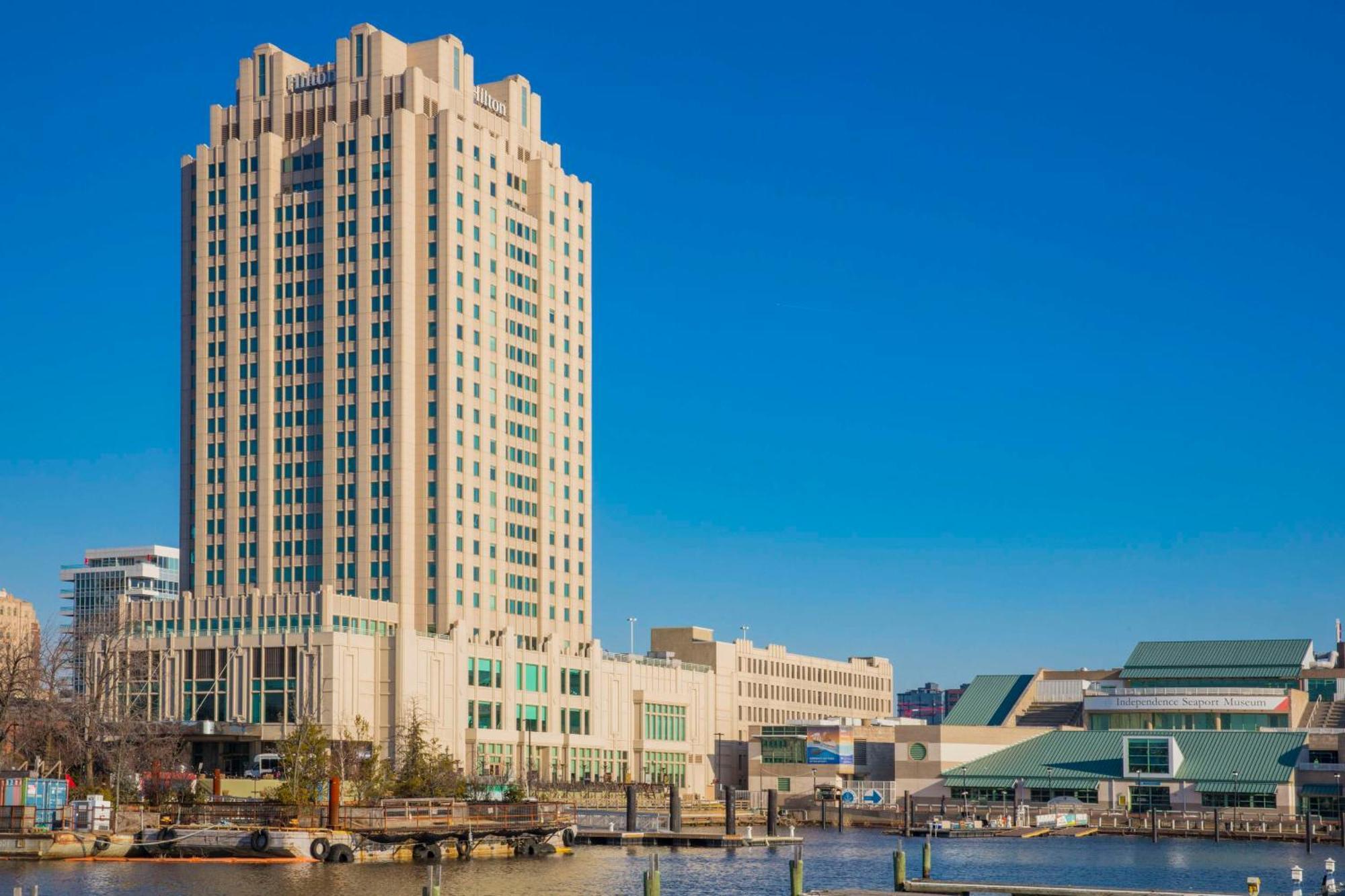 Отель Hilton Philadelphia At Penn'S Landing Экстерьер фото