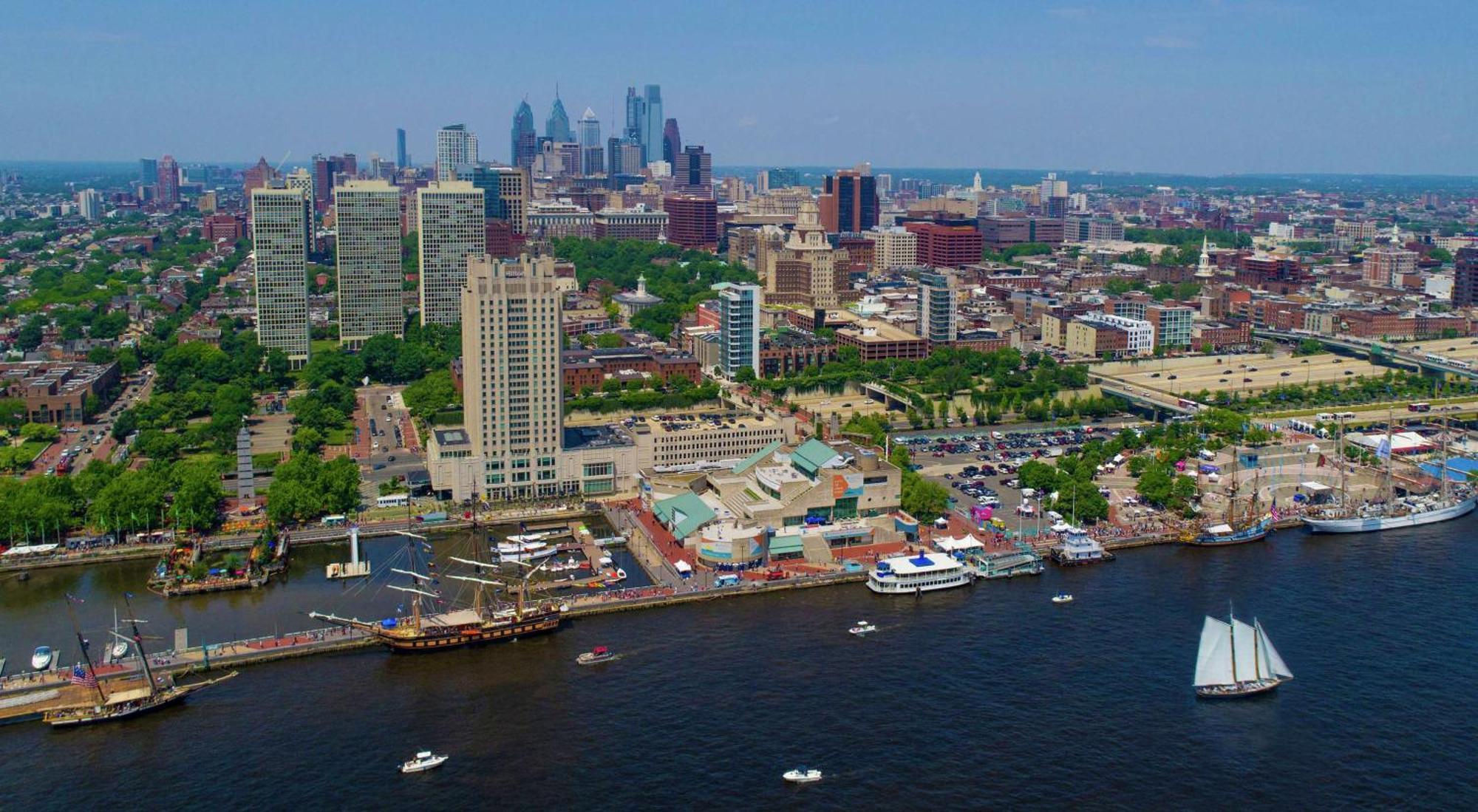 Отель Hilton Philadelphia At Penn'S Landing Экстерьер фото